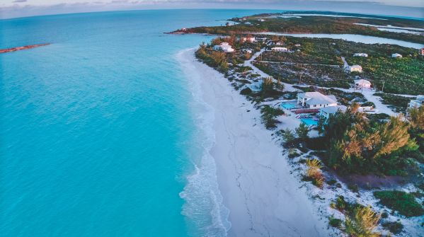 Vivere due mesi gratis alle Bahamas, il concorso di Airbnb