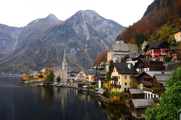 L'Austria chiude i primi dieci paesi più felici del mondo