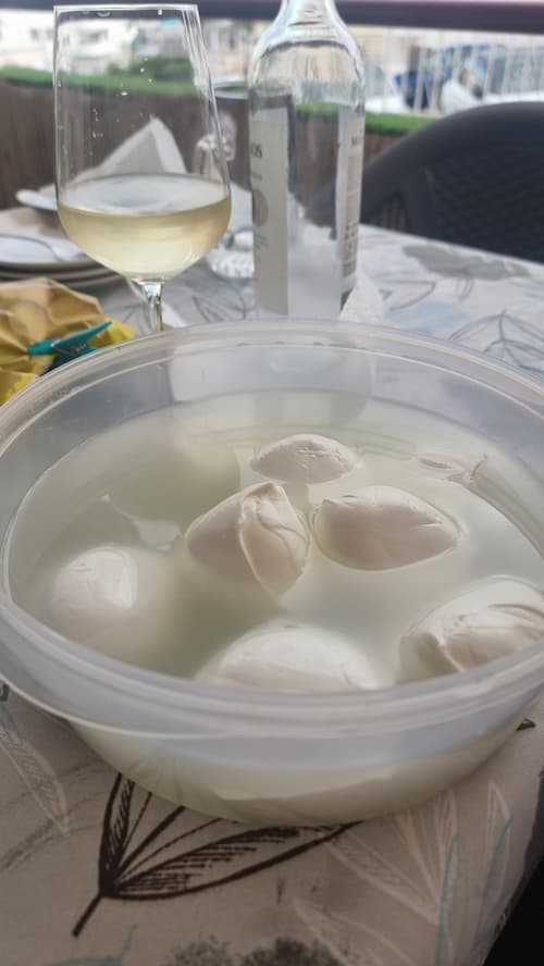 bocconcini di mozzarella di bufala